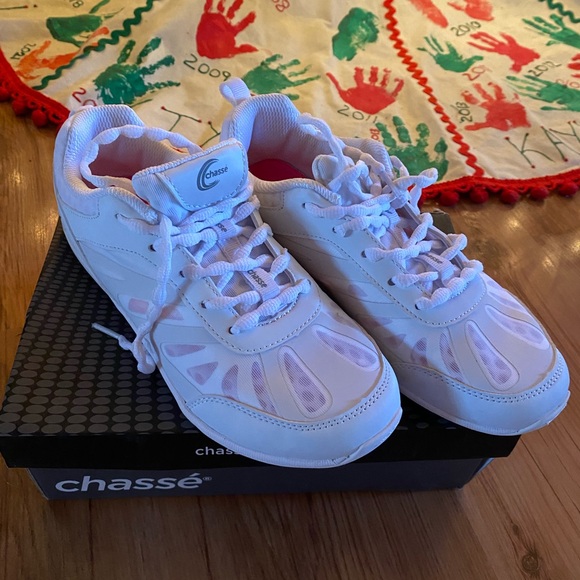 Chassé White Cheer Shoes - Picture 1 of 2